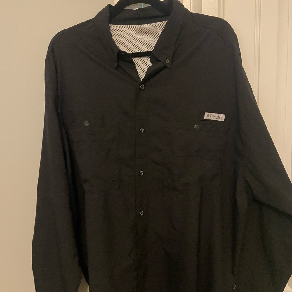 COLUMBIA LONG SLEEVE BUTTON DOWN
